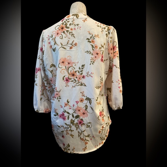 Cure Women’s Size Medium Floral Blouse Top - Picture 3 of 3